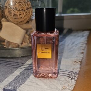 Victoria's Secret Bombshell Mini Fragrance Mist 2.5oz